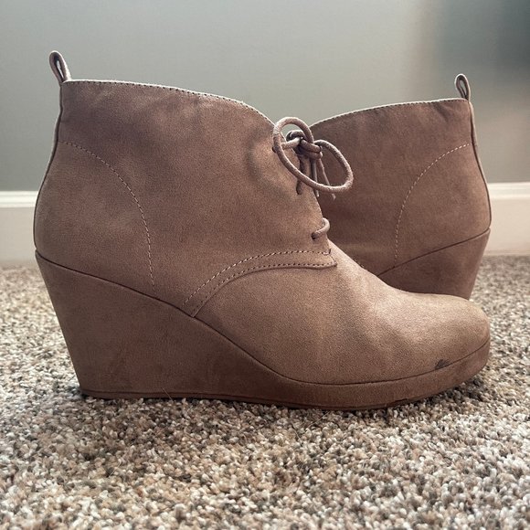 Target Taupe Wedge Ankle Bootie with Laces, Size 9.5 - Picture 1 of 7